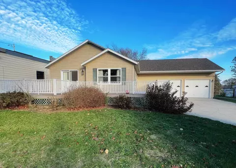 115 S Main St, Protivin, IA 52163