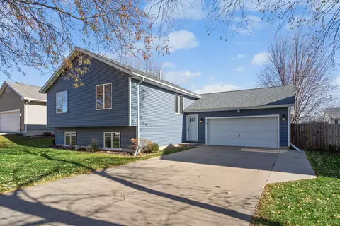 5226 Marius Dr, Cedar Falls, IA 50613