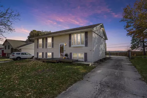 3927 Valdez Dr, Waterloo, IA 50701