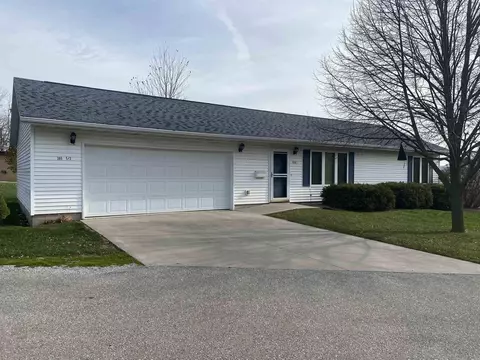 305 12 Sherman St, Dysart, IA 52224