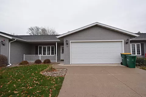 116 Cardinal Ct, Independence, IA 50644