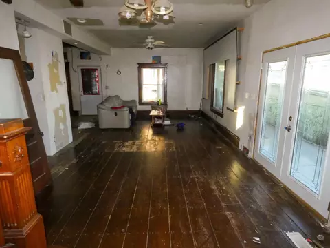105 E 1st Ave, Cascade, IA 52033 photo 11