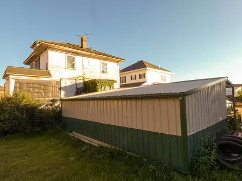 105 E 1st Ave, Cascade, IA 52033 photo 5