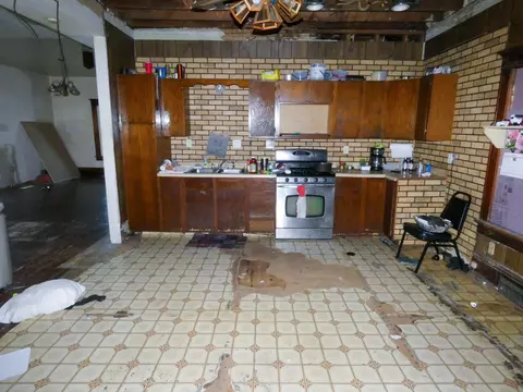 105 E 1st Ave, Cascade, IA 52033 photo 16