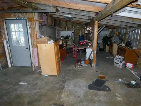 105 E 1st Ave, Cascade, IA 52033 photo 9