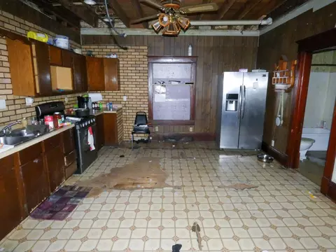 105 E 1st Ave, Cascade, IA 52033 photo 15