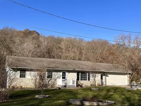 1305 College Dr, Decorah, IA 52101