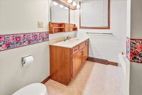115 Short St, Hazleton, IA 50641 photo 12