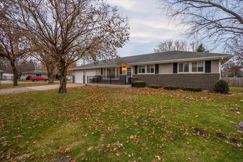 115 Short St, Hazleton, IA 50641 photo 2