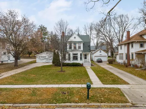 618 NW 1st Ave, Waverly, IA 50677