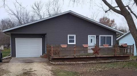 721 2nd St, Plainfield, IA 50666