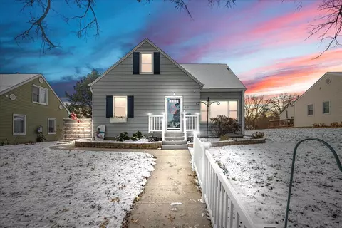 810 Lorraine Ave, Waterloo, IA 50702