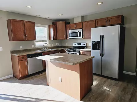 1522 Springbrook Dr, Cedar Falls, IA 50613 photo 2