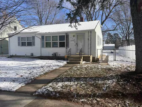 210 Leonard Ave, Waterloo, IA 50703