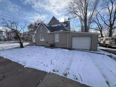 726 Allen St, Waterloo, IA 50702