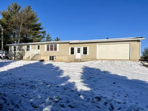 1997 235th St, New Hampton, IA 50659