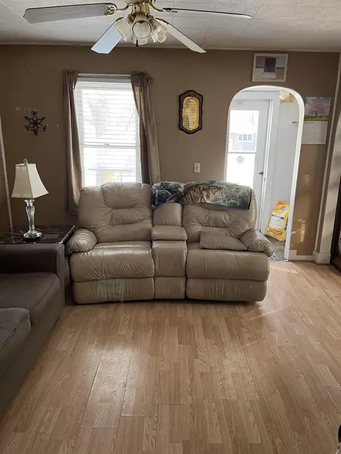 211 N Walnut St, Sumner, IA 50674 photo 7