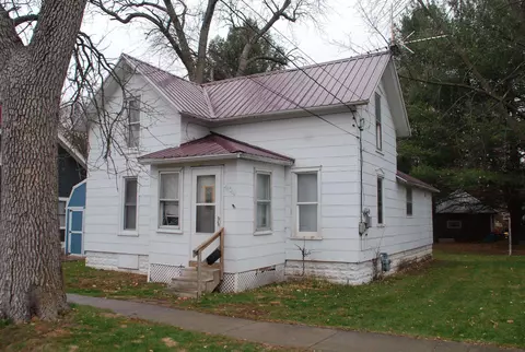 404 W 4th St, Sumner, IA 50674