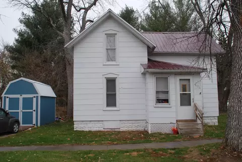 404 W 4th St, Sumner, IA 50674 photo 2