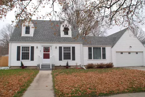 405 King St, Fayette, IA 52142