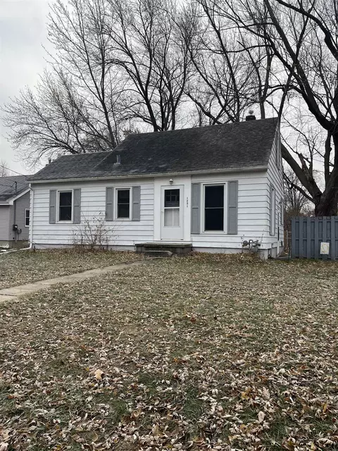 1251 Virginia St, Waterloo, IA 50703