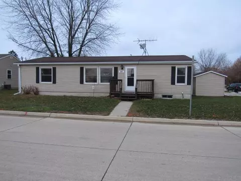 111 E South St, Monticello, IA 52310