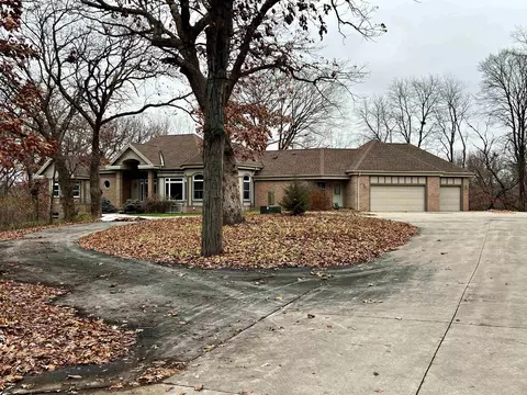 2055 215th St, Independence, IA 50644