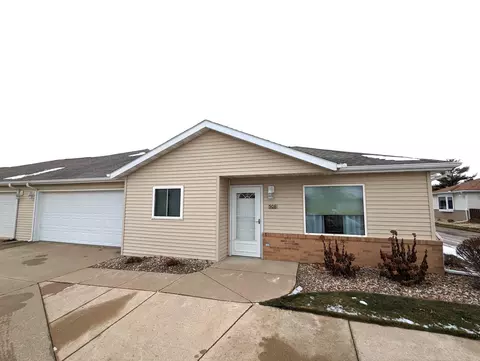 508 SE 4th St, Waukon, IA 52172