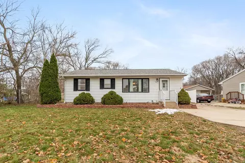 1627 Longfellow Ave, Waterloo, IA 50703