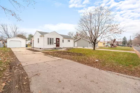 1158 Locke Ave, Waterloo, IA 50702