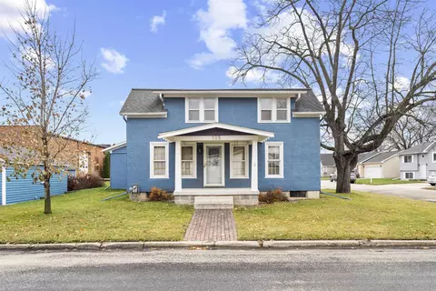 105 SE 9th St, Waverly, IA 50677