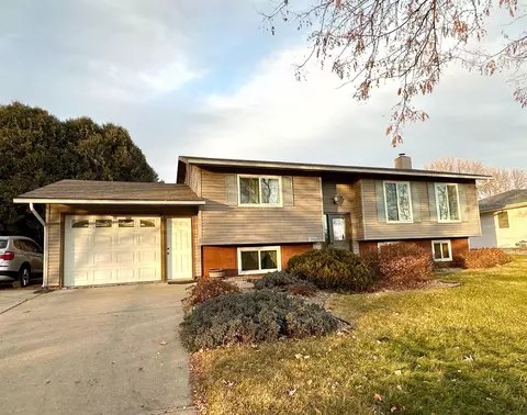 306 Hillcrest Dr, Decorah, IA 52101