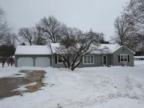 114 Park Blvd, Monticello, IA 52310