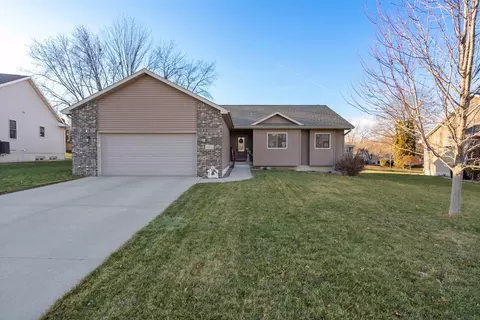 4107 Stewart Ln, Cedar Falls, IA 50613