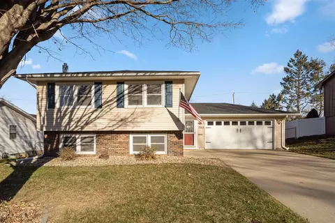 1143 Leona Ave, Waterloo, IA 50702