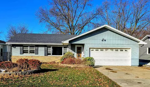 3118 W 9 St, Waterloo, IA 50701
