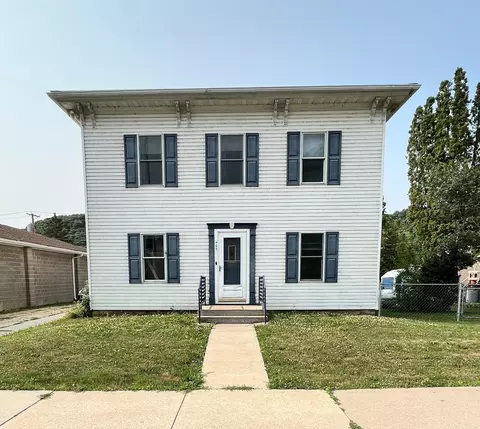 469 Main St, Lansing, IA 52151