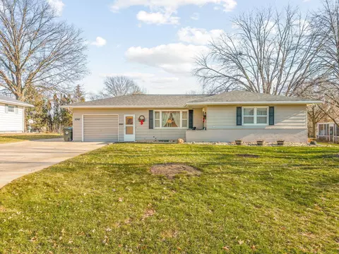 2747 Barton Ave, Waterloo, IA 50702