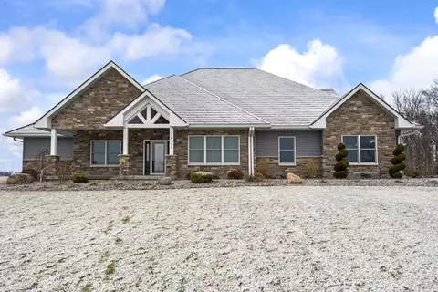 16371 188th St, Manchester, IA 52057
