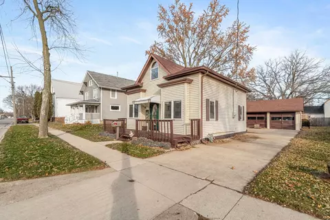604 3rd St, La Porte City, IA 50651