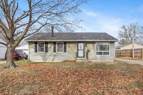 1654 Hyperion Dr, Waterloo, IA 50703