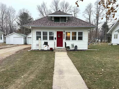 515 Maple St, Osage, IA 50461