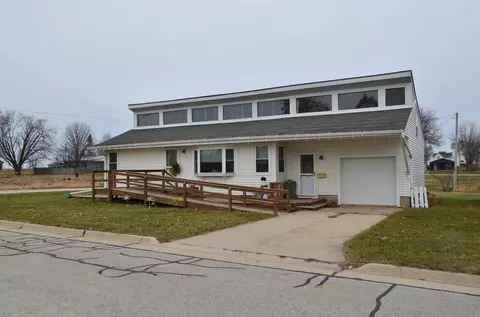 408 SW 3rd Ave, Tripoli, IA 50676