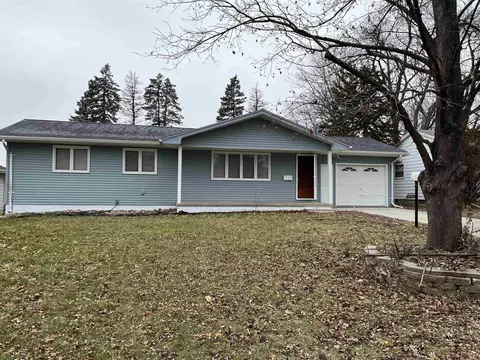 3304 Randolph St, Waterloo, IA 50702