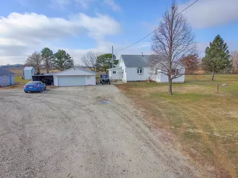 33785 Vail Ave, Cedar Falls, IA 50613 photo 4