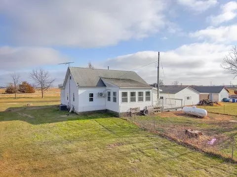 33785 Vail Ave, Cedar Falls, IA 50613 photo 8
