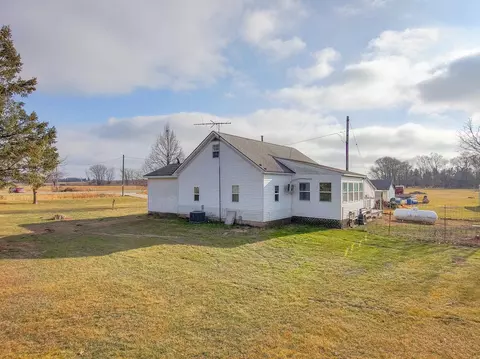 33785 Vail Ave, Cedar Falls, IA 50613 photo 9