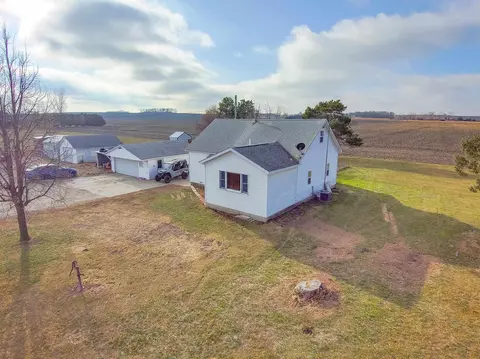 33785 Vail Ave, Cedar Falls, IA 50613 photo 3