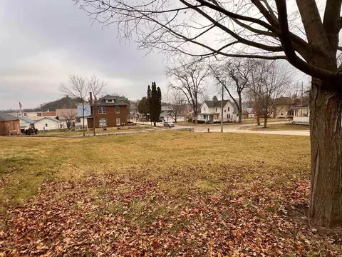 300 NW Pine St, Elkader, IA 52043