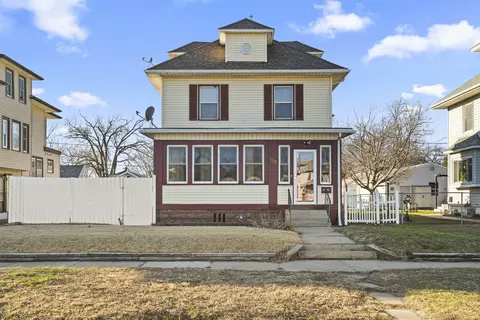 1117 Logan Ave, Waterloo, IA 50703